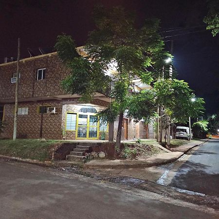 Departamentos Chow Chow Apartment Posadas Bagian luar foto